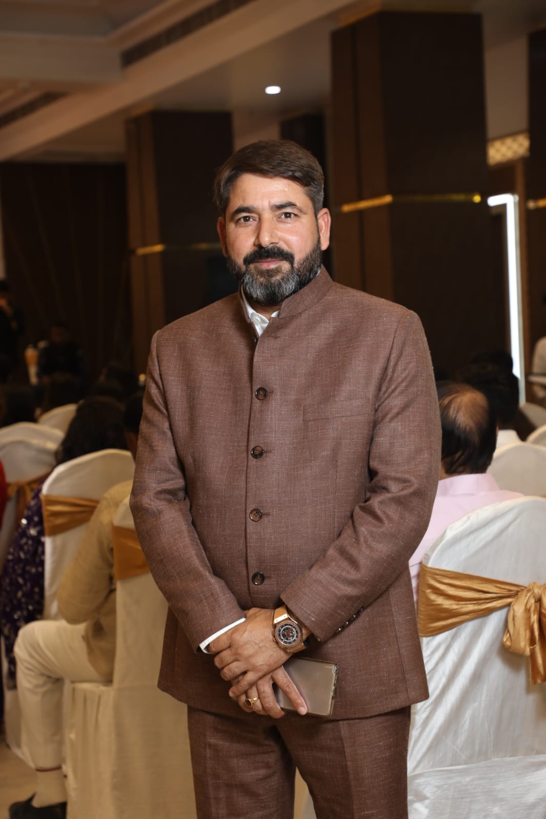 Mr Awaneesh Tiwari